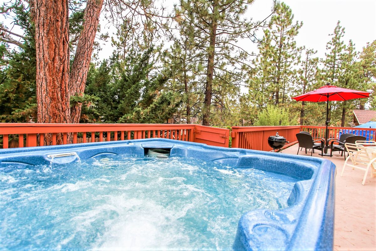 Enjoy the jacuzzis at our Big Bear summertime rentals