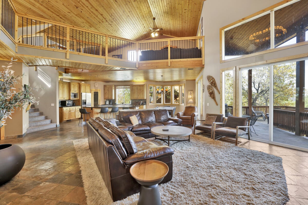 Reserve your Big Bear luxury cabin today